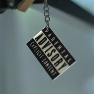 Llavero "Parental Advisory"